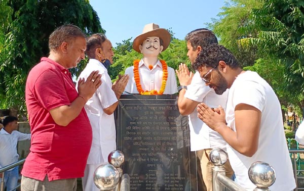 कांग्रेसजनों ने किया शहीद भगत सिंह को याद